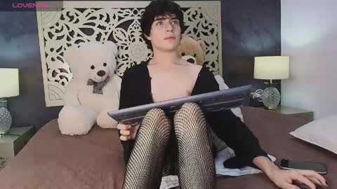   online show from 05-01-26, 01:48