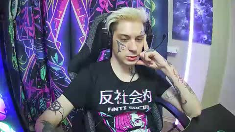 Snapshot of demonic_souls chatting on 10-28-25, 05:59 Rick online show from 10-28-25, 05:59