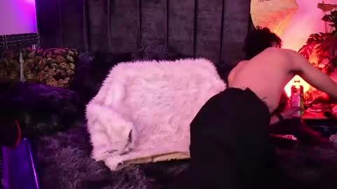 Snapshot of demonkush_ chatting on 06-28-26, 04:18 DemonKush online show from 06-28-26, 04:18