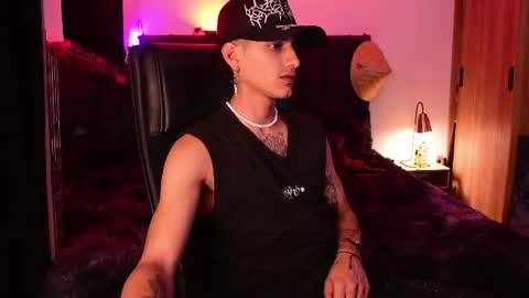 Snapshot of demonkush_ chatting on 07-04-26, 01:01 DemonKush online show from 07-04-26, 01:01