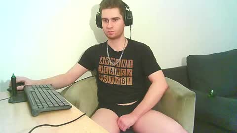 Snapshot of demoverzze chatting on 01-03-25, 04:22 Dominik online show from 01-03-25, 04:22