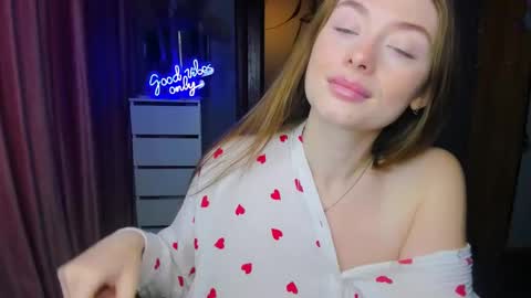 Sophie online show from 09-13-25, 04:23