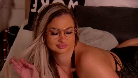 Ela online show from 06-20-26, 11:18