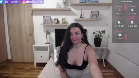 Snapshot of denissetits chatting on 03-08-26, 01:26 online show from 03-08-26, 01:26