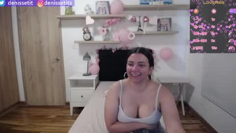 Snapshot of denissetits chatting on 04-16-26, 02:40 online show from 04-16-26, 02:40