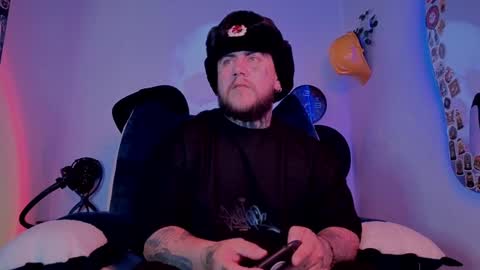 Snapshot of denjig chatting on 09-15-25, 03:39 Oliver online show from 09-15-25, 03:39