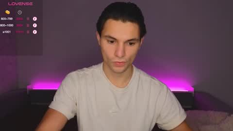 Snapshot of denlover chatting on 02-13-26, 08:21 Den online show from 02-13-26, 08:21