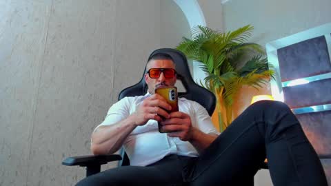 dennis_cox_ online show from 12-28-24, 01:38