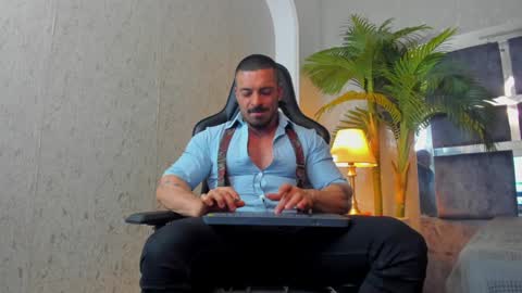 dennis_cox_ online show from 01-02-25, 01:06
