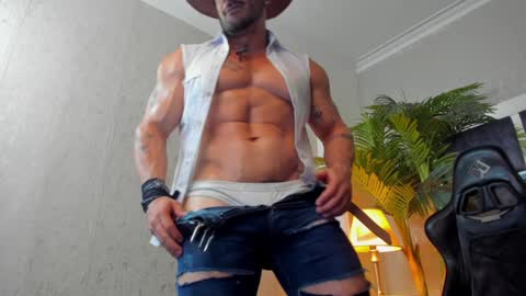 dennis_cox_ online show from 01-03-25, 04:48