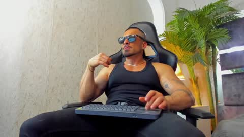 dennis_cox_ online show from 01-05-25, 09:15