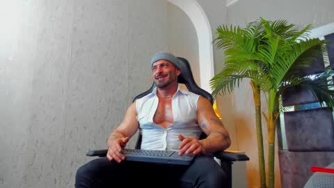 dennis_cox_ online show from 01-07-25, 03:33