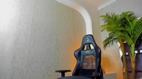 dennis_cox_ online show from 01-08-25, 03:28