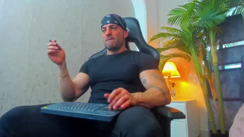 dennis_cox_ online show from 01-17-25, 10:33