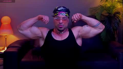 Snapshot of dennis_cox_ chatting on 11-04-25, 10:03 dennis_cox_ online show from 11-04-25, 10:03