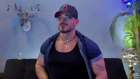 dennis_cox_ online show from 05-09-26, 08:41