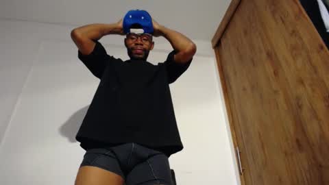 Snapshot of denzo_cornell chatting on 09-21-25, 05:09 denzo online show from 09-21-25, 05:09