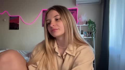 Vi  Victoria online show from 05-15-26, 01:40