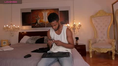 Snapshot of dereckandjake chatting on 12-23-24, 11:25 Dereck and Jake online show from 12-23-24, 11:25