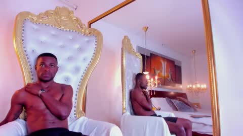 Snapshot of dereckandjake chatting on 02-22-25, 11:46 Dereck and Jake online show from 02-22-25, 11:46