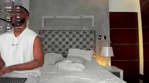 Snapshot of dereckandjake chatting on 07-07-26, 11:47 Dereck and Jake online show from 07-07-26, 11:47