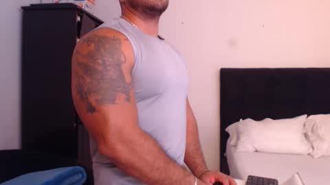 Derek online show from 11-05-25, 01:33