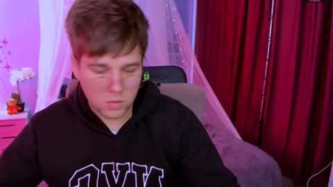 derek_hawk_ online show from 03-21-26, 09:58