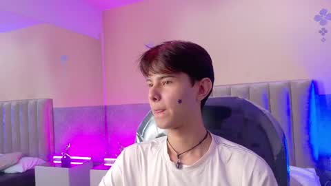 derek_sinn online show from 05-09-26, 08:14