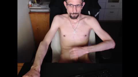 Snapshot of dermattes chatting on 05-25-26, 02:45 dermattes online show from 05-25-26, 02:45