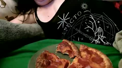 deroseblack online show from 12-17-24, 01:18