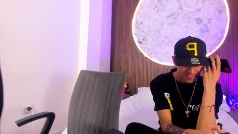 Snapshot of derrymeyers chatting on 03-30-26, 10:55 derrymeyers online show from 03-30-26, 10:55