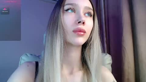Snapshot of des_ch chatting on 05-17-26, 05:09 Ari online show from 05-17-26, 05:09