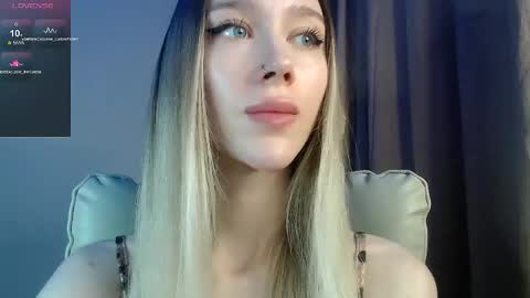 Snapshot of des_ch chatting on 05-31-26, 06:09 Ari online show from 05-31-26, 06:09