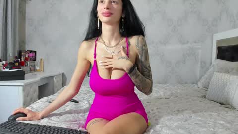 Mia online show from 12-10-24, 11:19