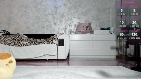 Snapshot of desert2blosom chatting on 10-26-25, 10:04 Mia online show from 10-26-25, 10:04