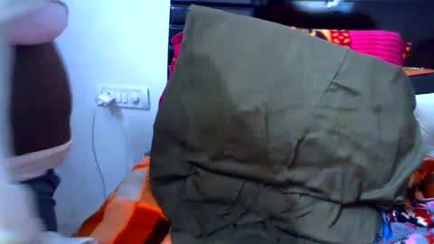 Snapshot of desi_punjabn chatting on 01-14-25, 03:43 simran online show from 01-14-25, 03:43
