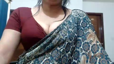 Snapshot of desimaisa130 chatting on 05-22-26, 04:45 Maisa online show from 05-22-26, 04:45