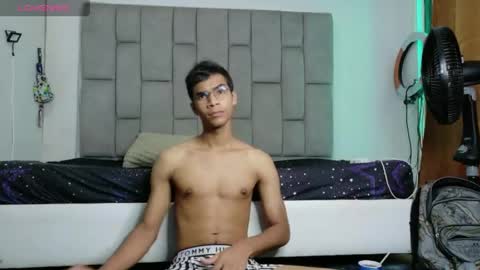 Snapshot of desire4duo chatting on 04-14-26, 11:27 desire4duo online show from 04-14-26, 11:27