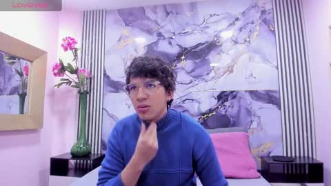 Snapshot of desire_ecstasy chatting on 10-21-25, 01:23 desire_ecstasy online show from 10-21-25, 01:23