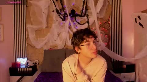 Snapshot of desire_ecstasy chatting on 10-23-25, 01:32 desire_ecstasy online show from 10-23-25, 01:32