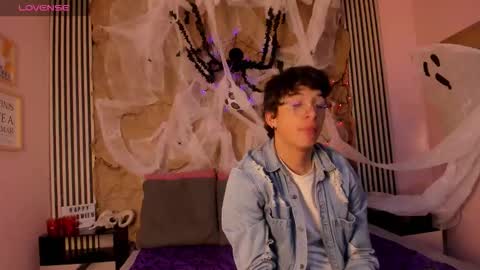 Snapshot of desire_ecstasy chatting on 10-24-25, 01:07 desire_ecstasy online show from 10-24-25, 01:07