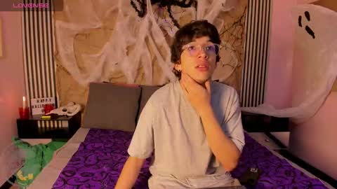 Snapshot of desire_ecstasy chatting on 11-01-25, 01:24 desire_ecstasy online show from 11-01-25, 01:24