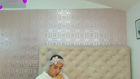 Sara Desire online show from 01-19-25, 12:28