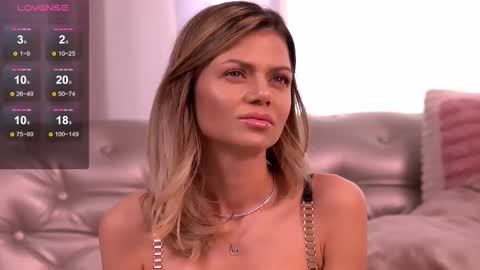 Snapshot of desiredmia_ chatting on 02-20-26, 06:26 Mia online show from 02-20-26, 06:26