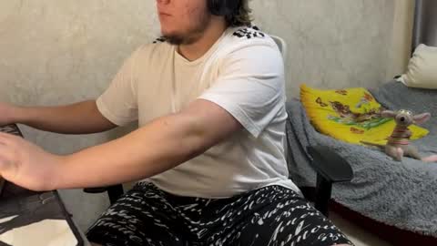 Snapshot of desiredude9 chatting on 10-08-25, 06:16 desiredude9 online show from 10-08-25, 06:16