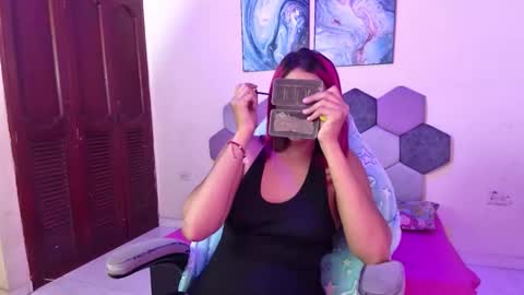 TORI AND MR. BEAR online show from 10-01-25, 05:52