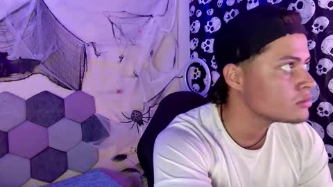 TORI AND MR. BEAR online show from 10-17-25, 05:48