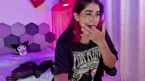 TORI AND MR. BEAR online show from 03-19-26, 05:50