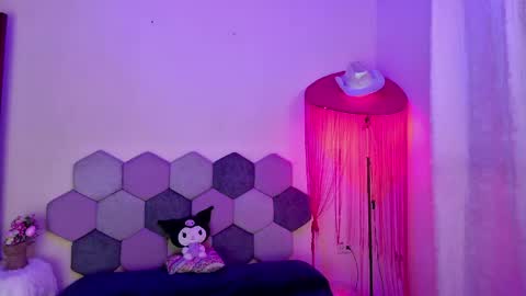 TORI AND MR. BEAR online show from 05-07-26, 06:24