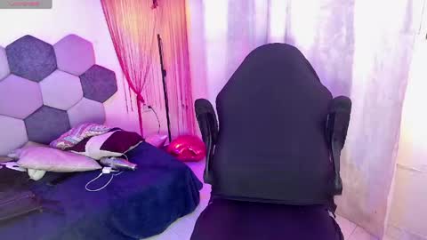 TORI AND MR. BEAR online show from 05-09-26, 03:50